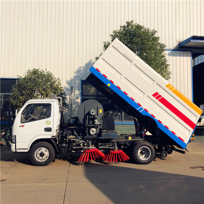 Дорожная машина для уборки Dongfeng 5000 литров Вакуумная машина для уборки улиц малого размера