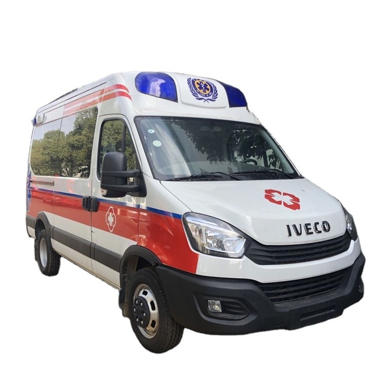 Тип мобильная больница дизельного топлива IVECO 4*2 машины скорой помощи обязанности ICU средняя
