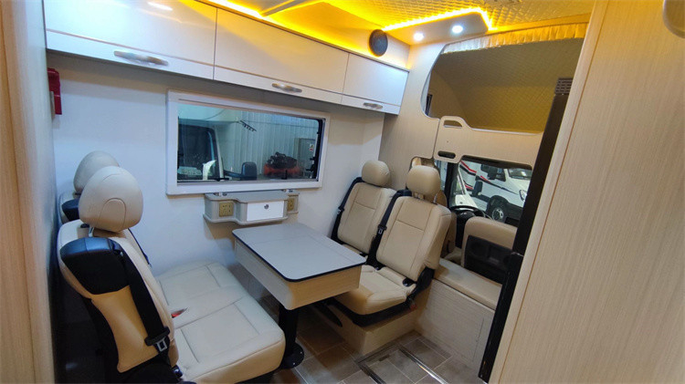 По заказам YUEJIN 4x2 Luxury RV Vacation Car / Motor Caravan Продажа в Саудовской Аравии