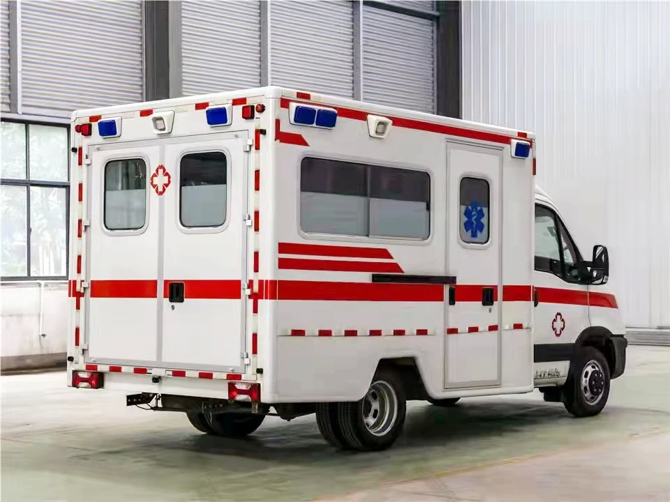 Автомобиль скорой помощи с стандартом выбросов Евро 5 массой 2970 кг