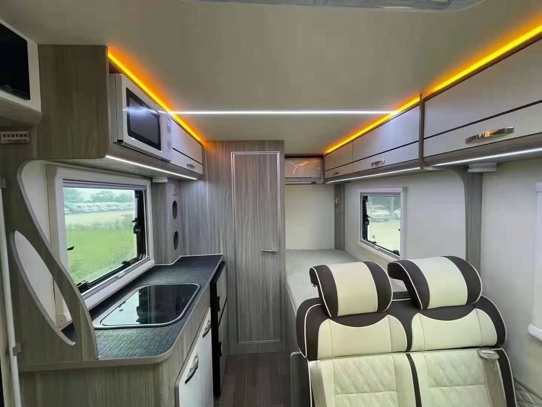 Караван автоматической передачи 4*2 Motorhome RV жилого фургона Yuejin Foton на открытом воздухе