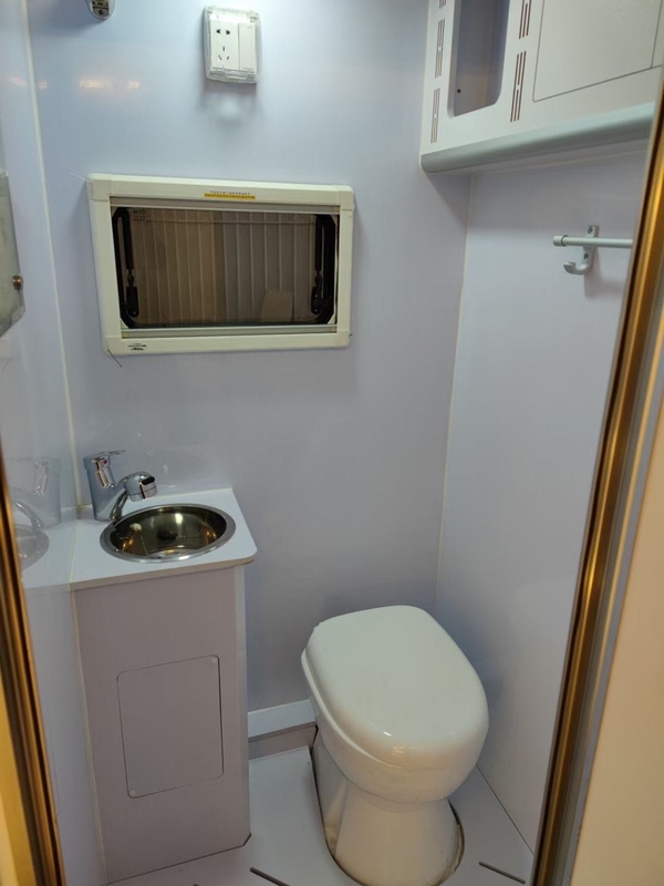 Дом RV Каравана Van Decorated Раковины 220V коробки стеклоткани на открытом воздухе